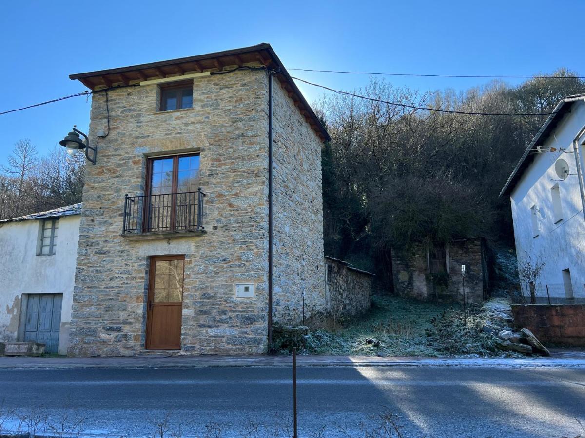 Casa rural LA TORRE recién rehabilitada. Las Herrerías Exterior foto